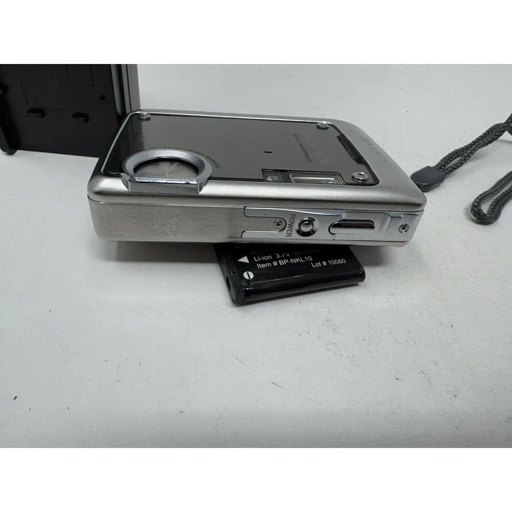 Olympus Stylus 770SW digital camera Silver, 10.1MP, Waterproof, tested